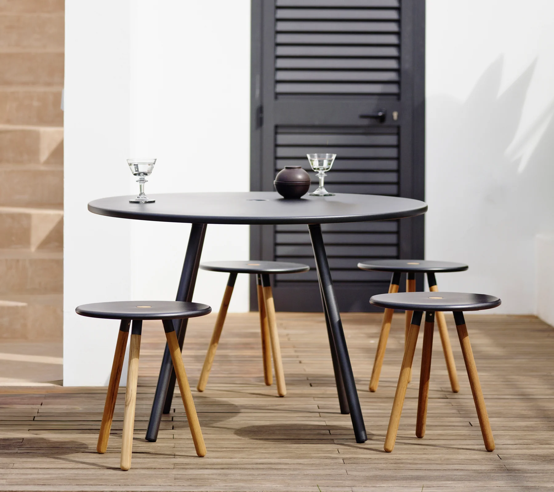 Area table/stool - Image 4