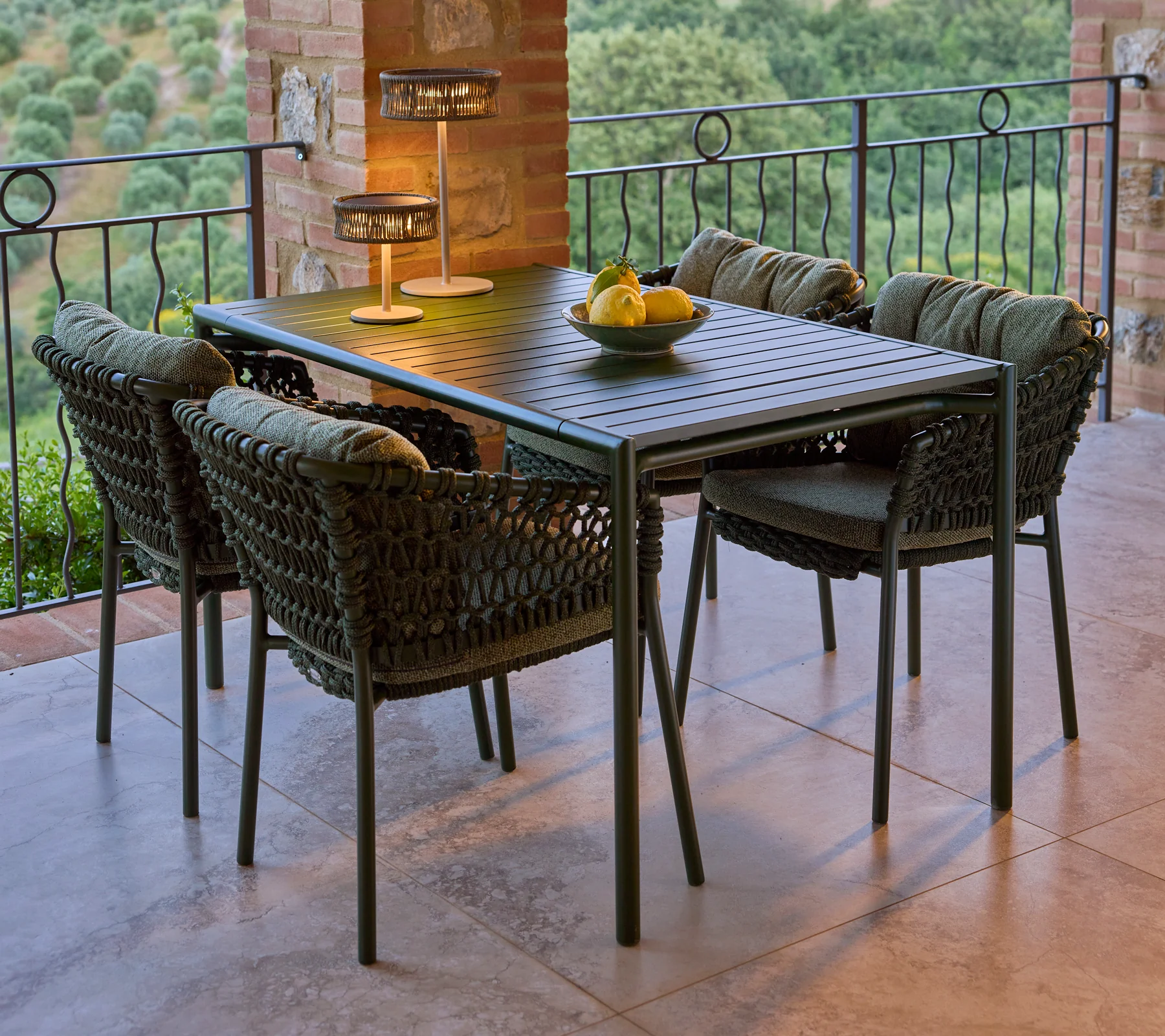 Bliss dining table rectangular - Image 9