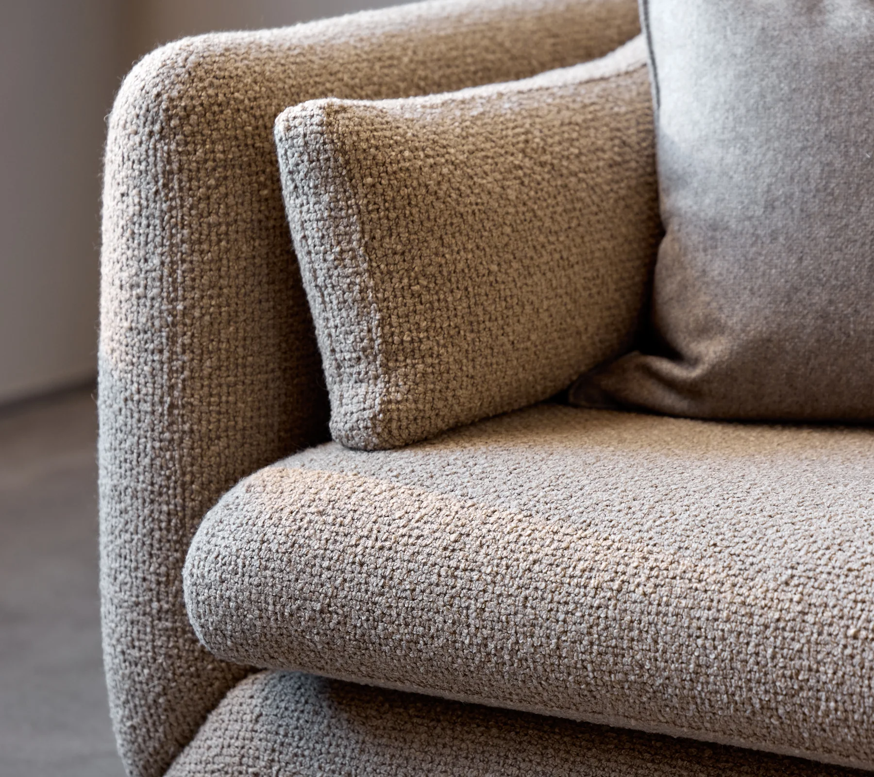 Bloom 2-seater sofa with chaise longue, right and plinth - Image 10