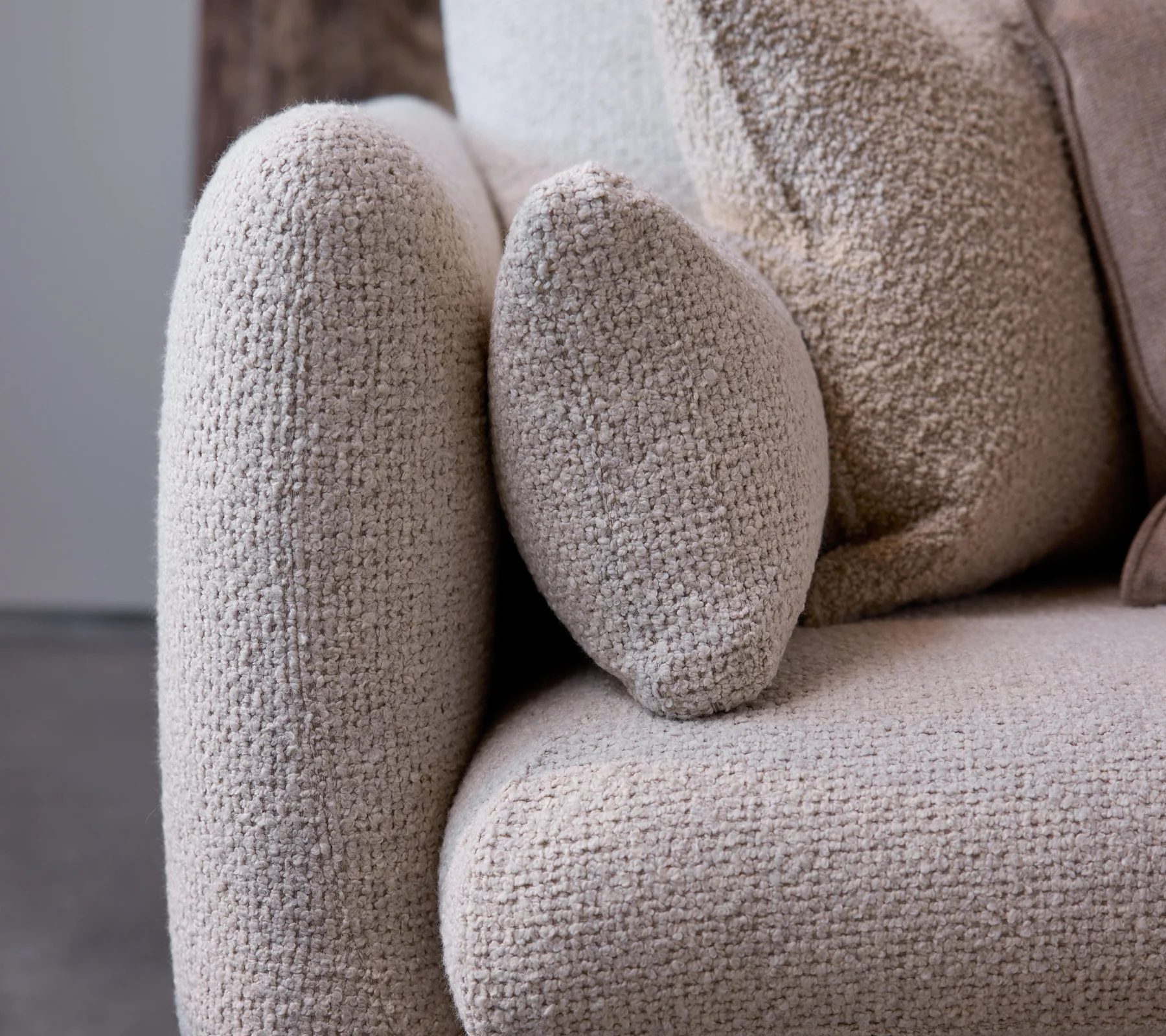 Bloom 2-seater sofa w/teak legs - Image 5