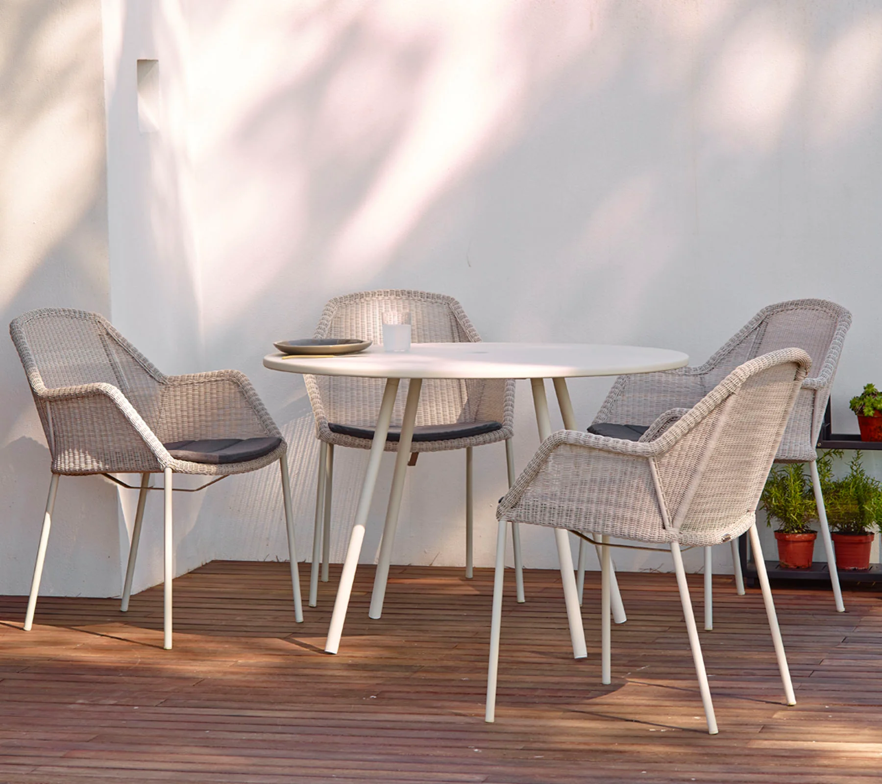 Breeze chair, stackable - Image 9