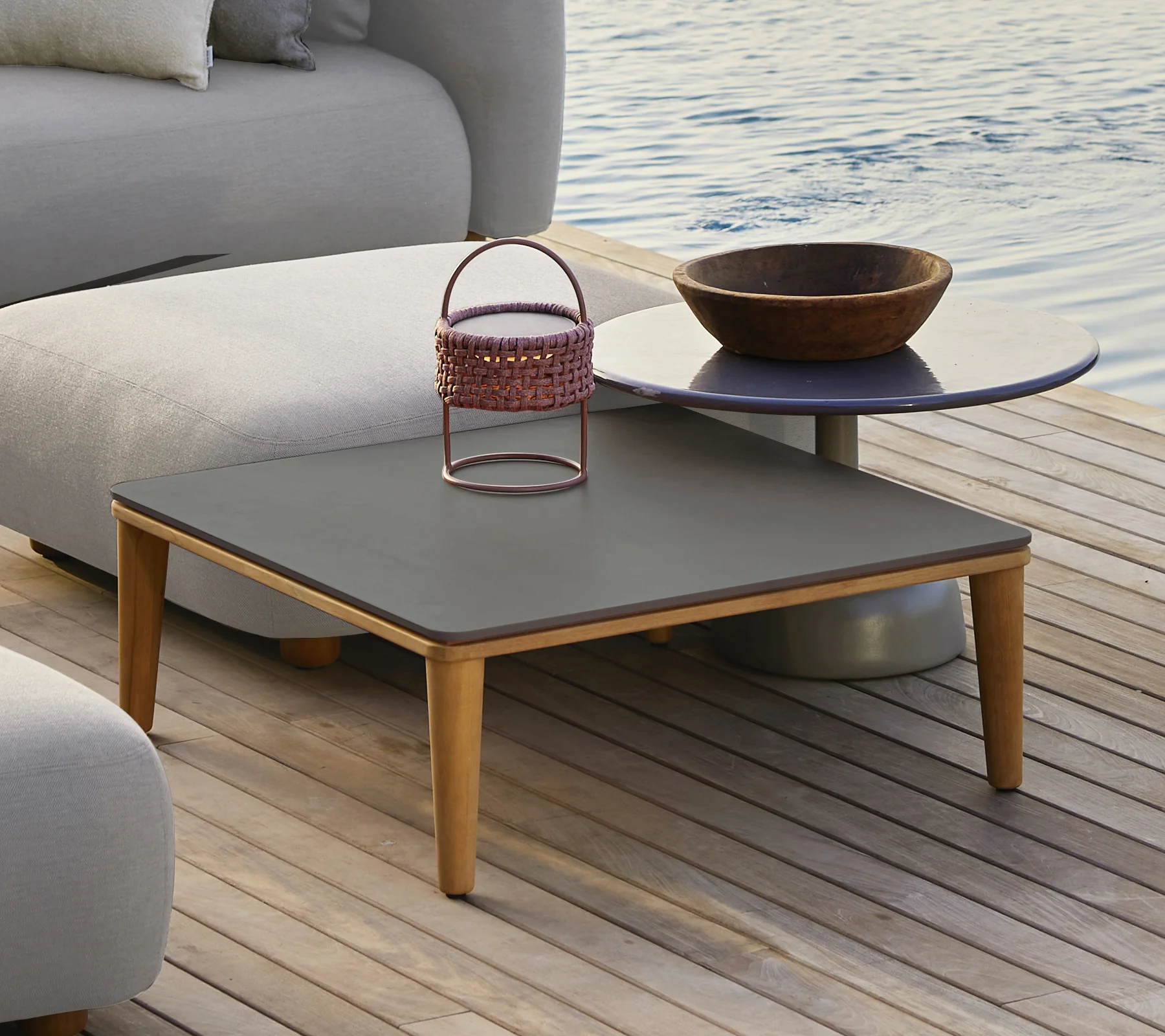 Capture coffee table, 85x85 cm - Image 5