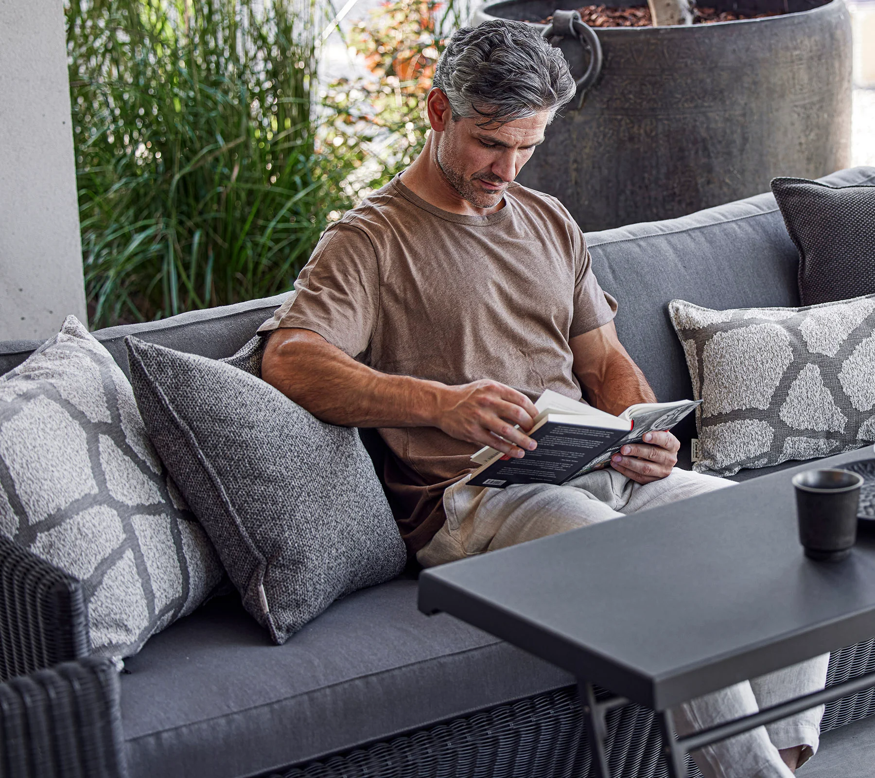 Chill-out coffee table, single, dual heights - Image 3