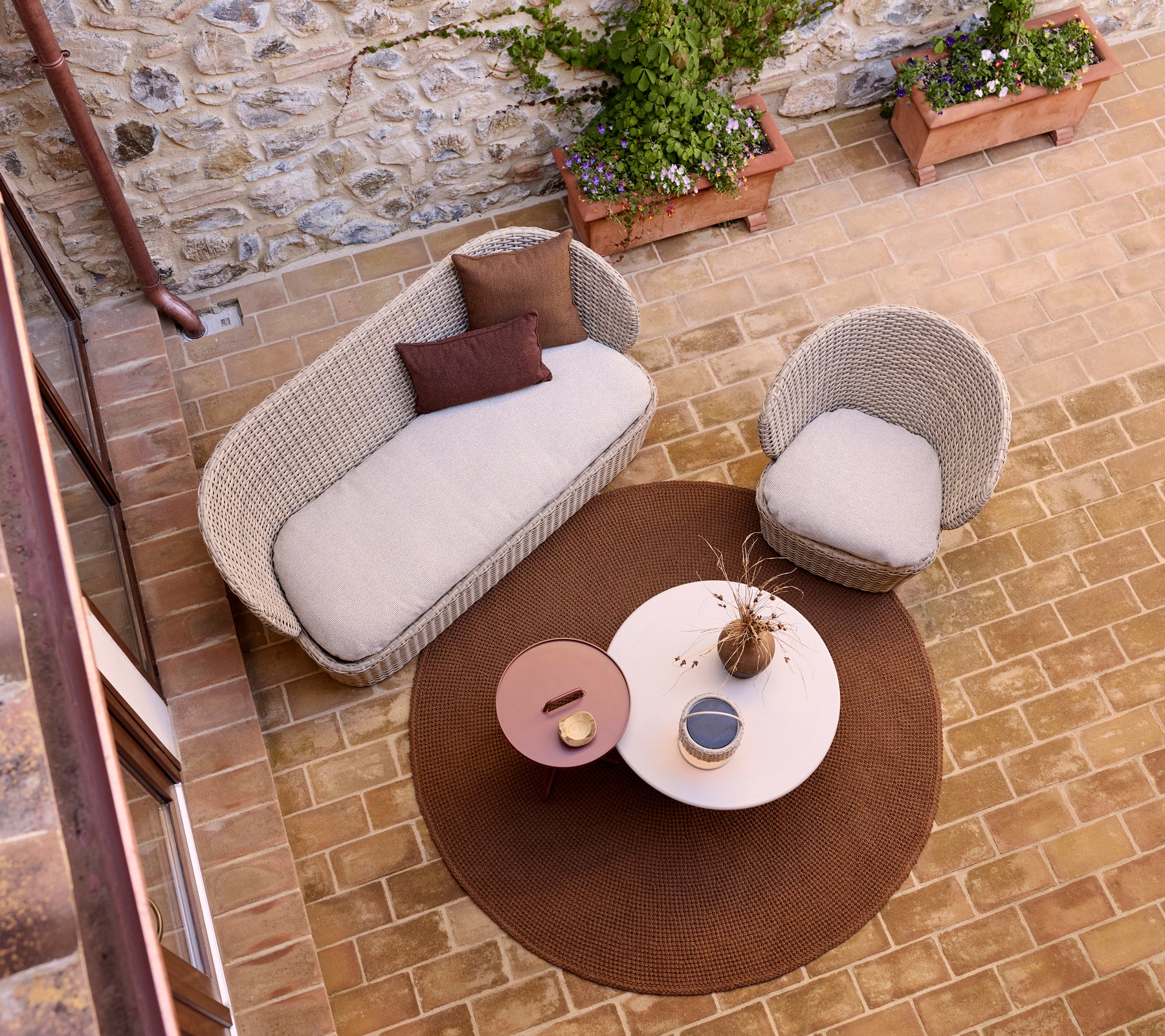 Coast lounge chair w/swivel - Image 5