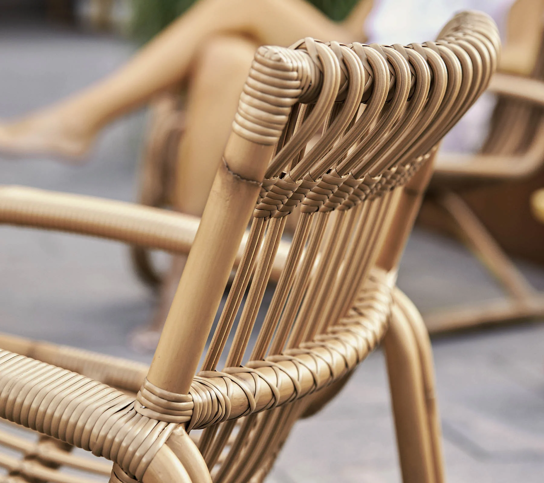 Curve lounge chair - Image 6