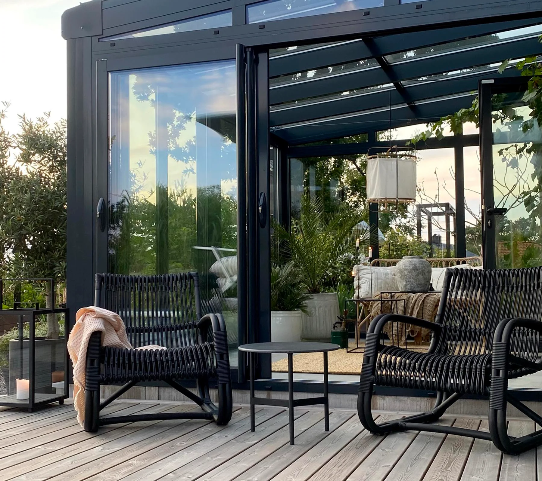 Curve lounge chair - Image 8