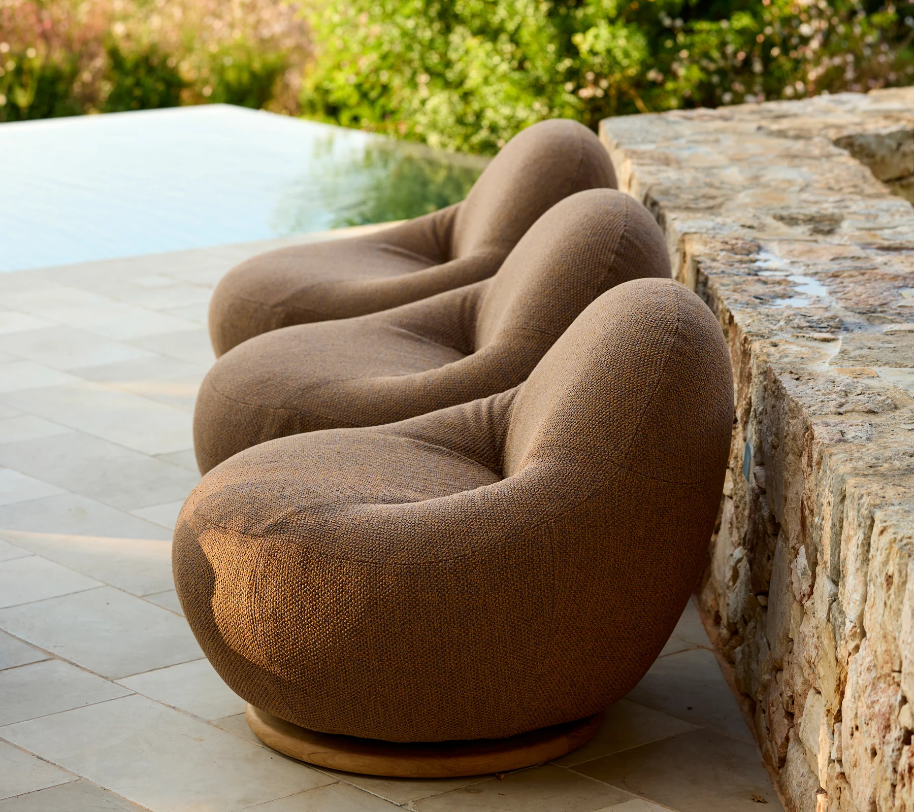 Gem lounge chair w/teak swivel - Image 15