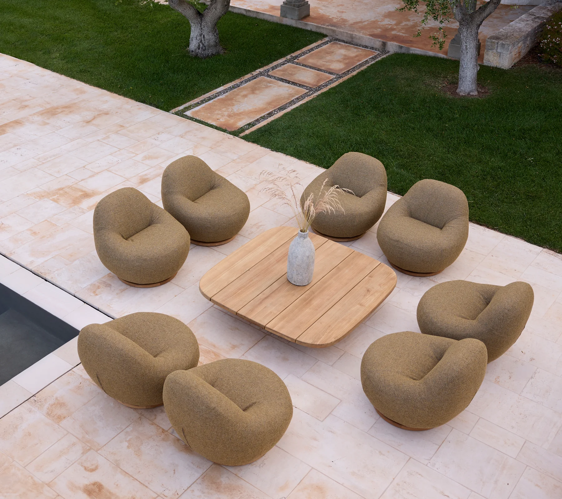 Gem lounge chair w/teak swivel - Image 4