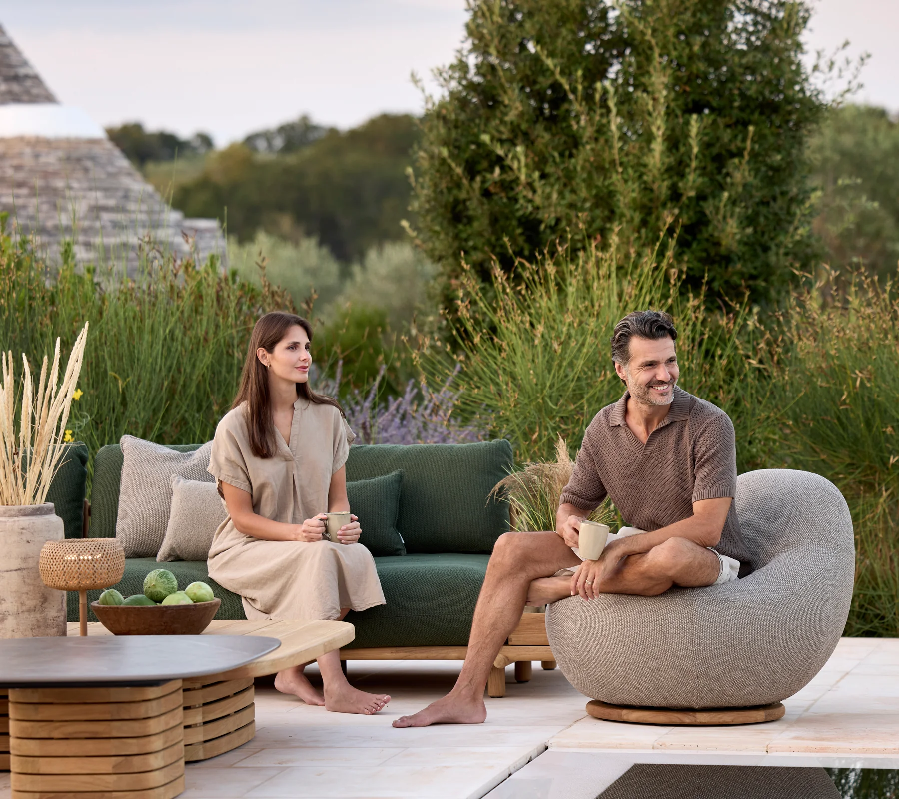 Gem lounge chair w/teak swivel - Image 7
