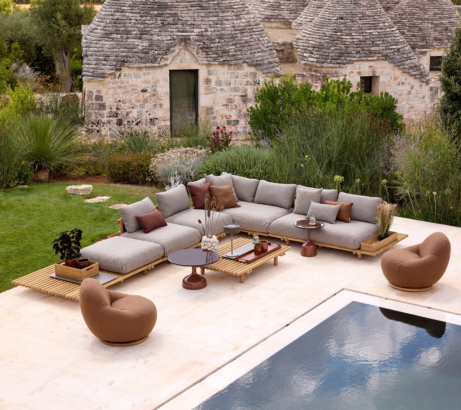 Gem lounge chair w/teak swivel - Image 8