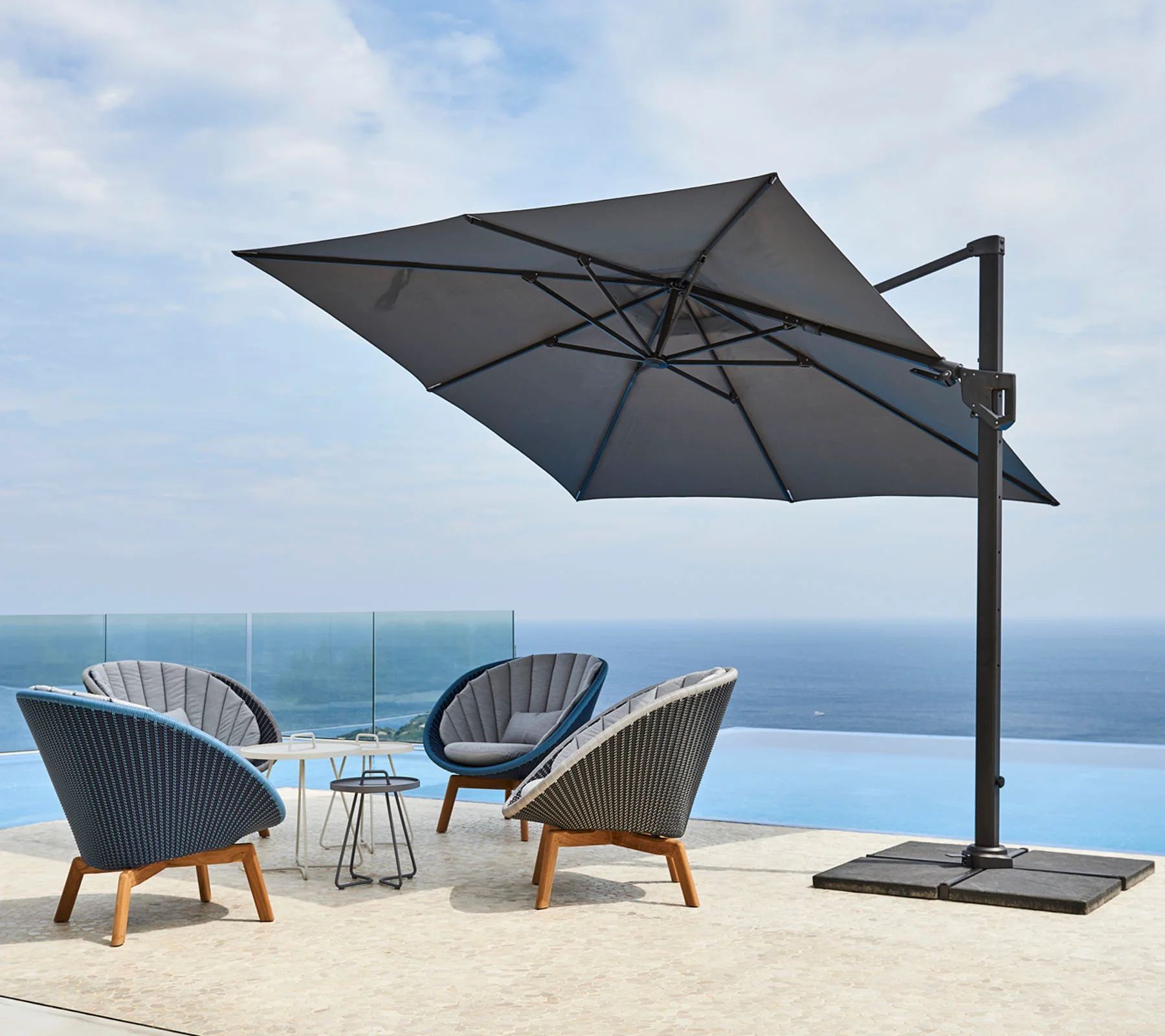 Hyde luxe parasol base (4 tiles) - Image 3
