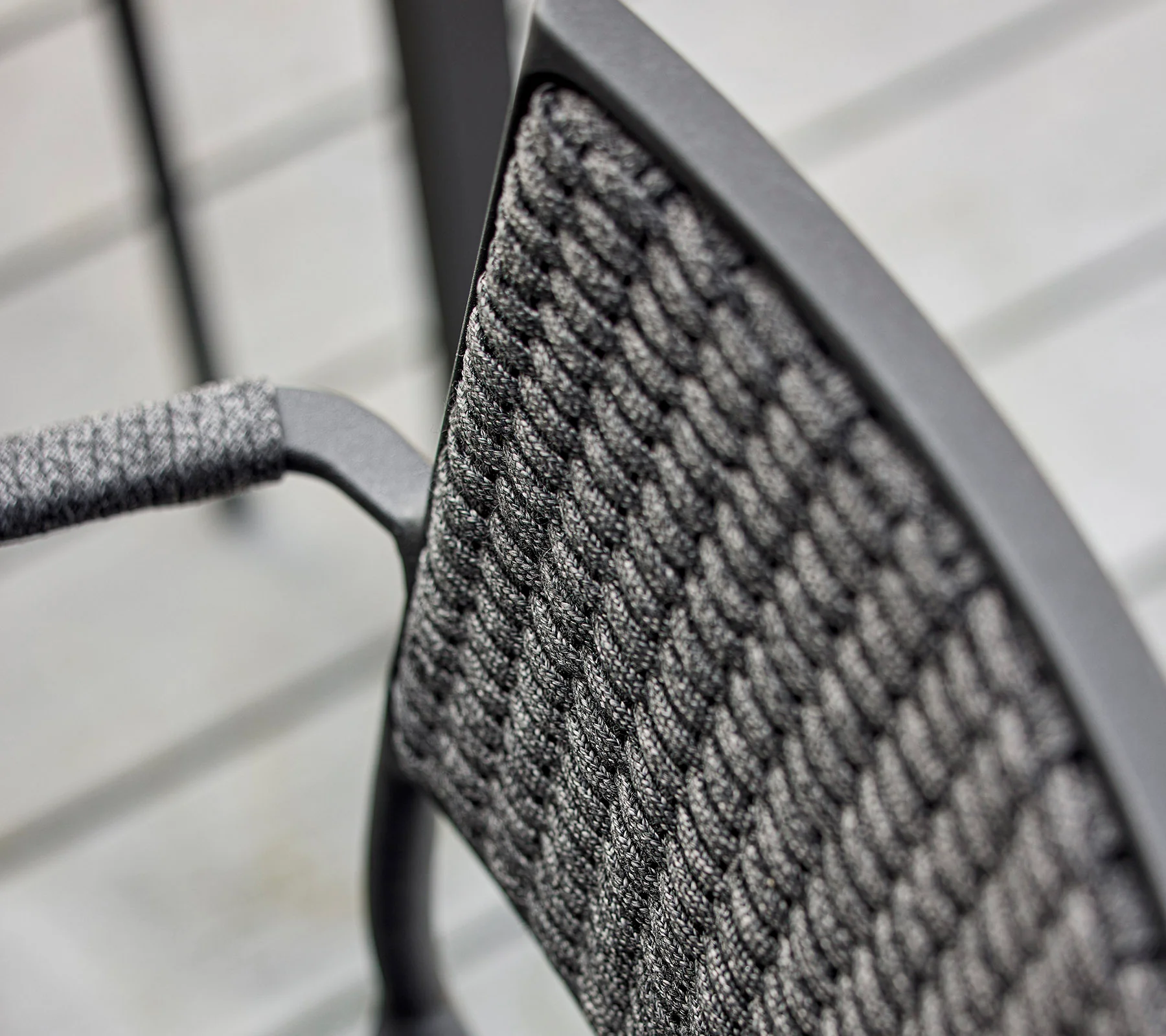 Less armchair - Image 4