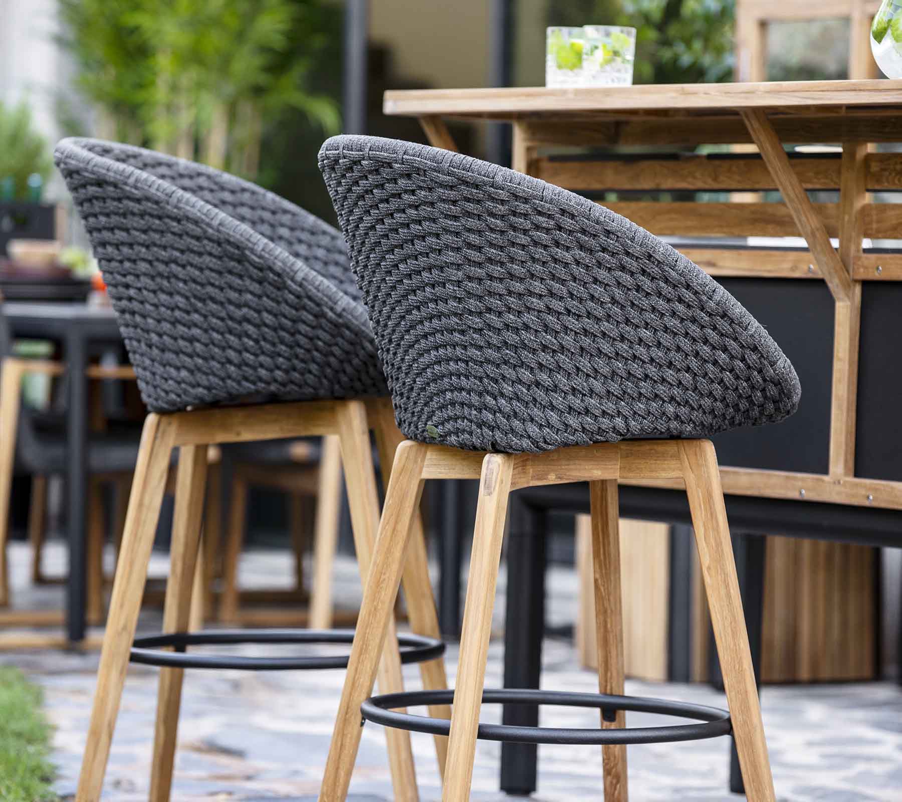 Peacock bar chair - Image 4
