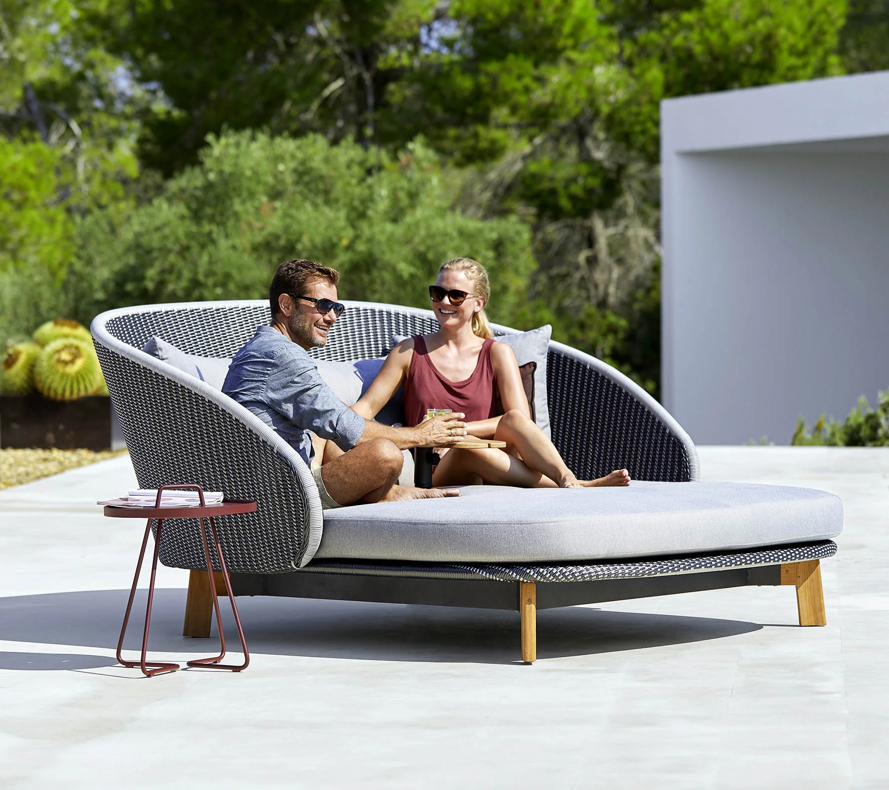 Peacock Daybed - Image 3