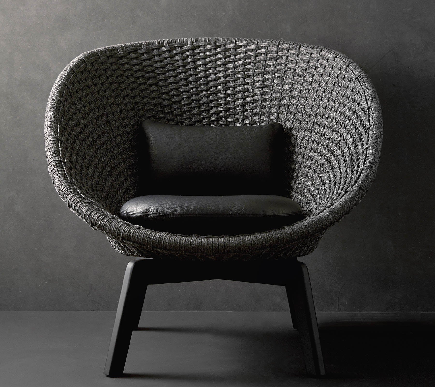 Peacock lounge chair - Image 3