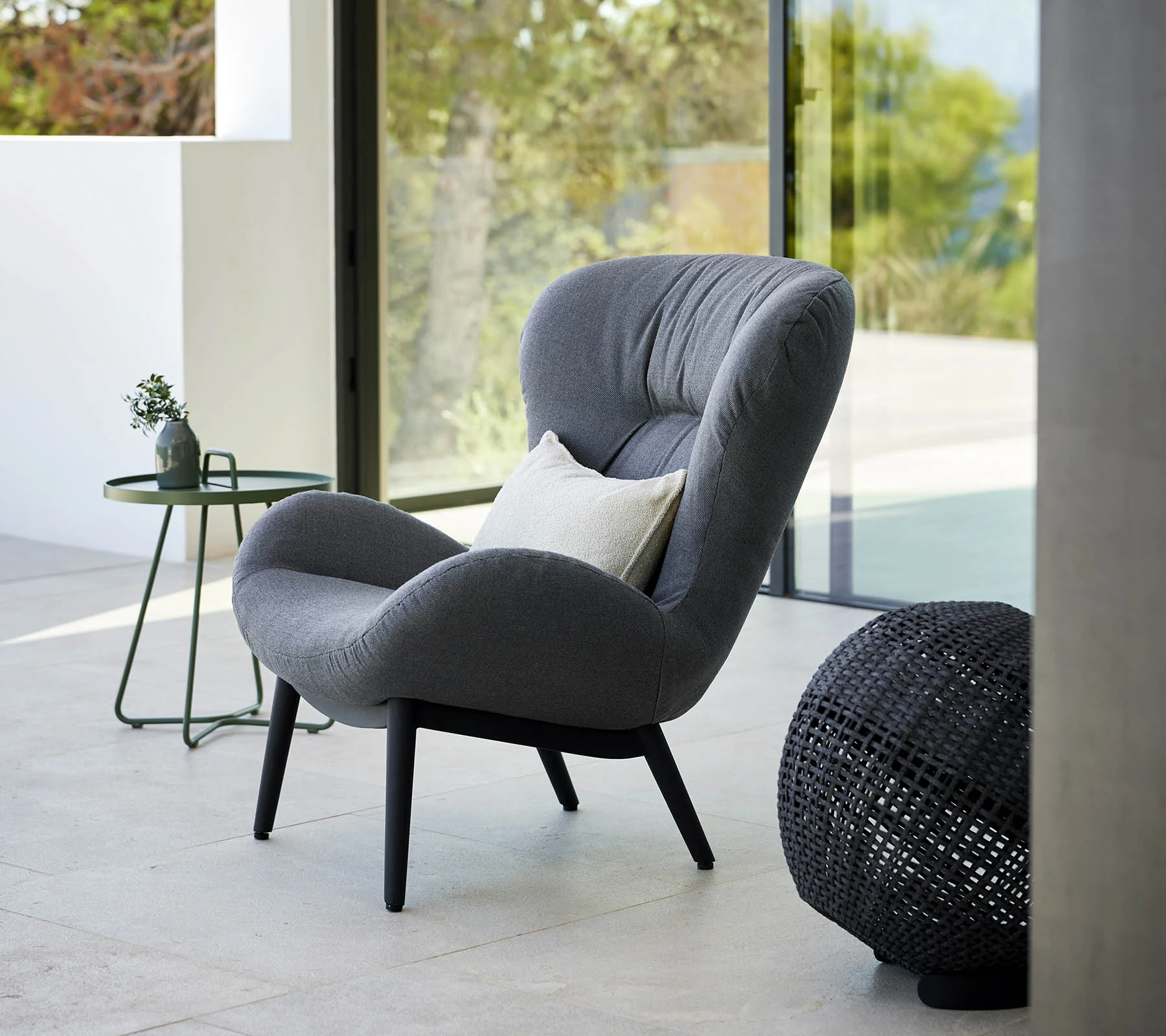 Serene lounge chair - Image 2