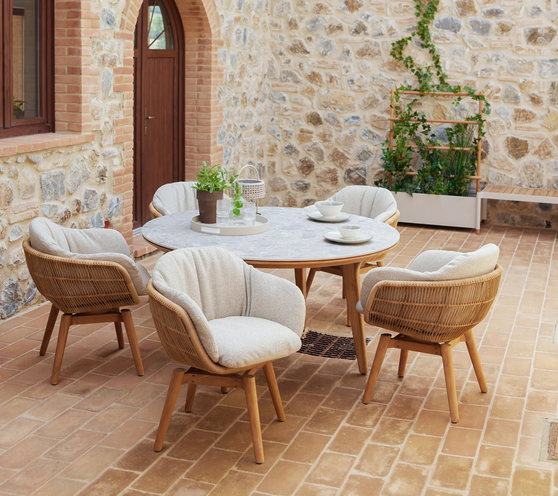Stay chair w/teak swivel - Image 6