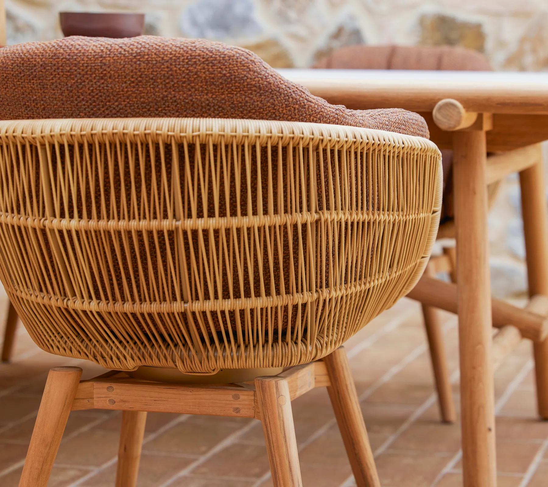 Stay chair w/teak swivel - Image 7