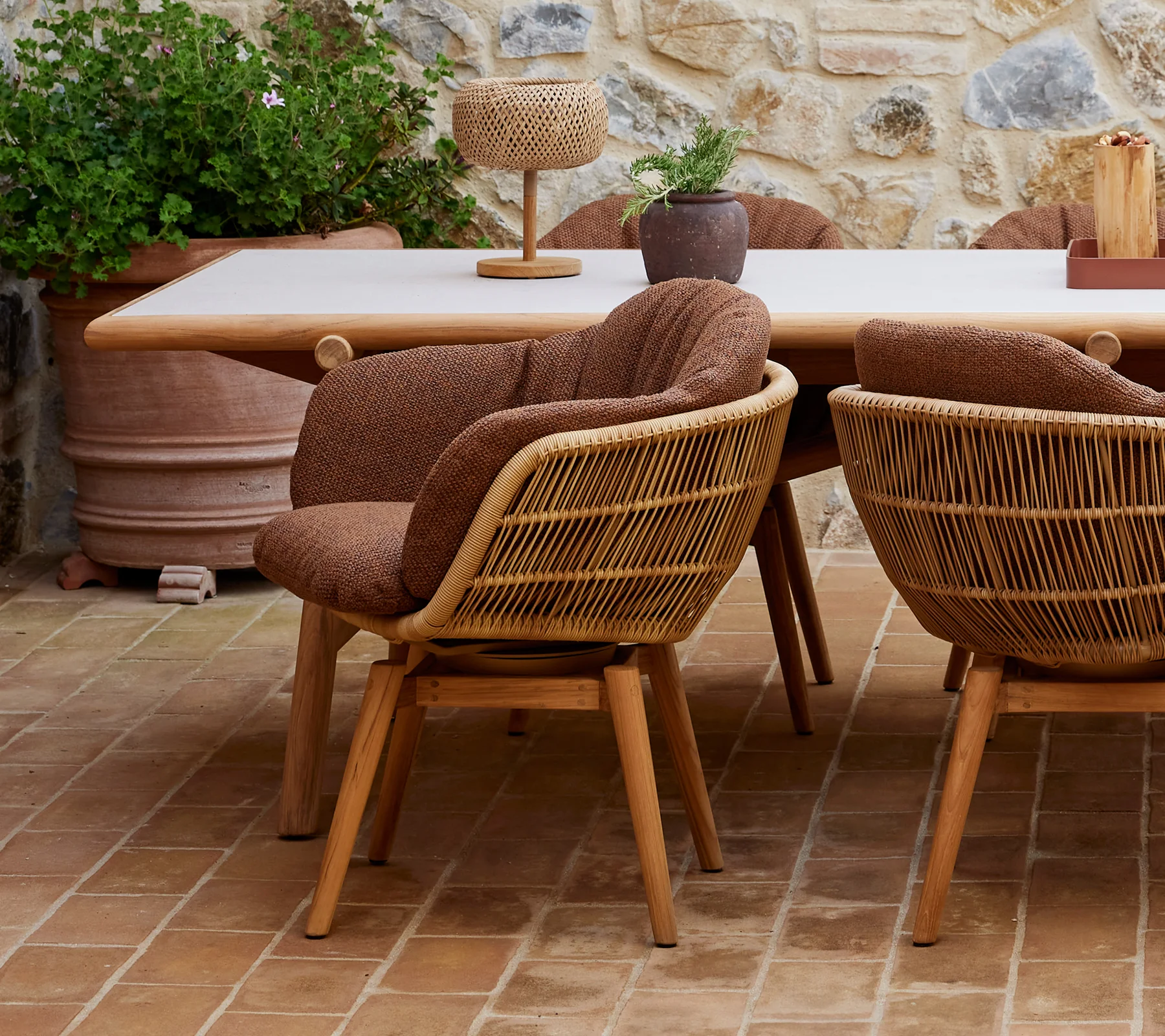 Stay chair w/teak swivel - Image 8