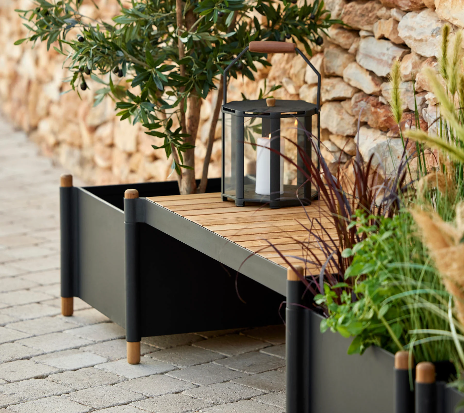 Sticks planter bench - Image 4