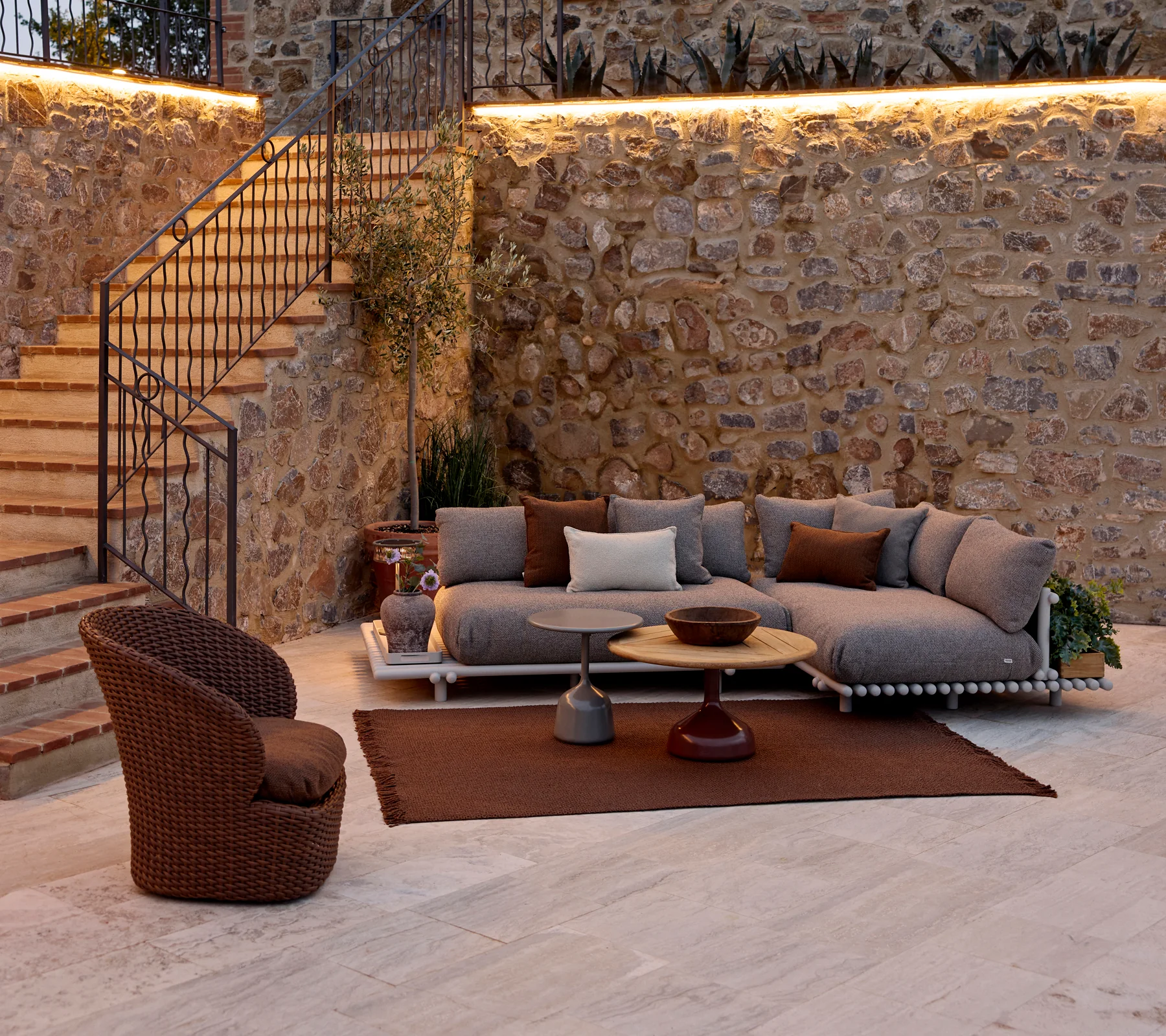 Sticks platform, corner sofa - Image 3