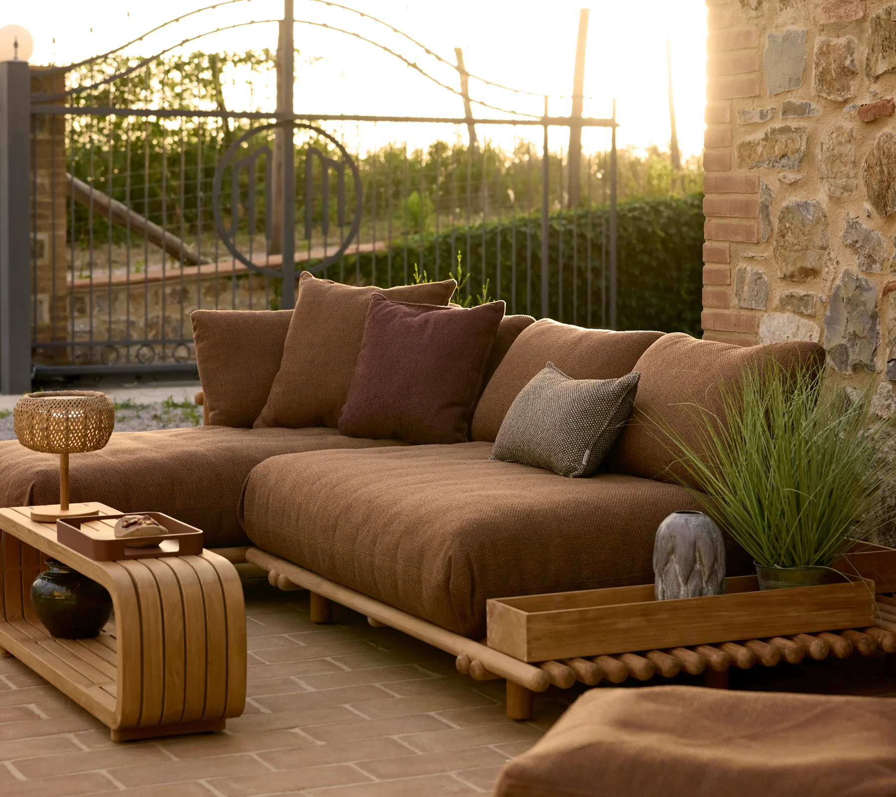 Sticks platform, sofa w/chaise lounge - Image 2