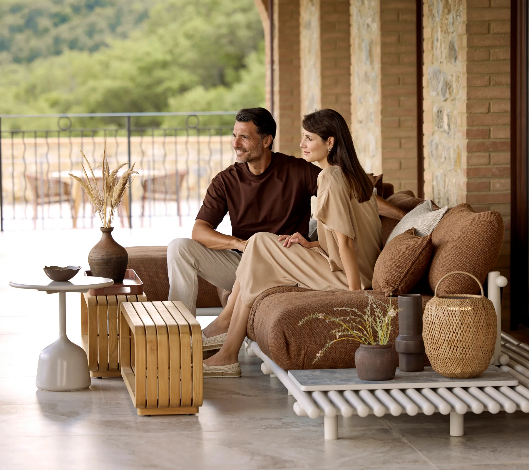 Sticks platform, sofa w/chaise lounge - Image 8