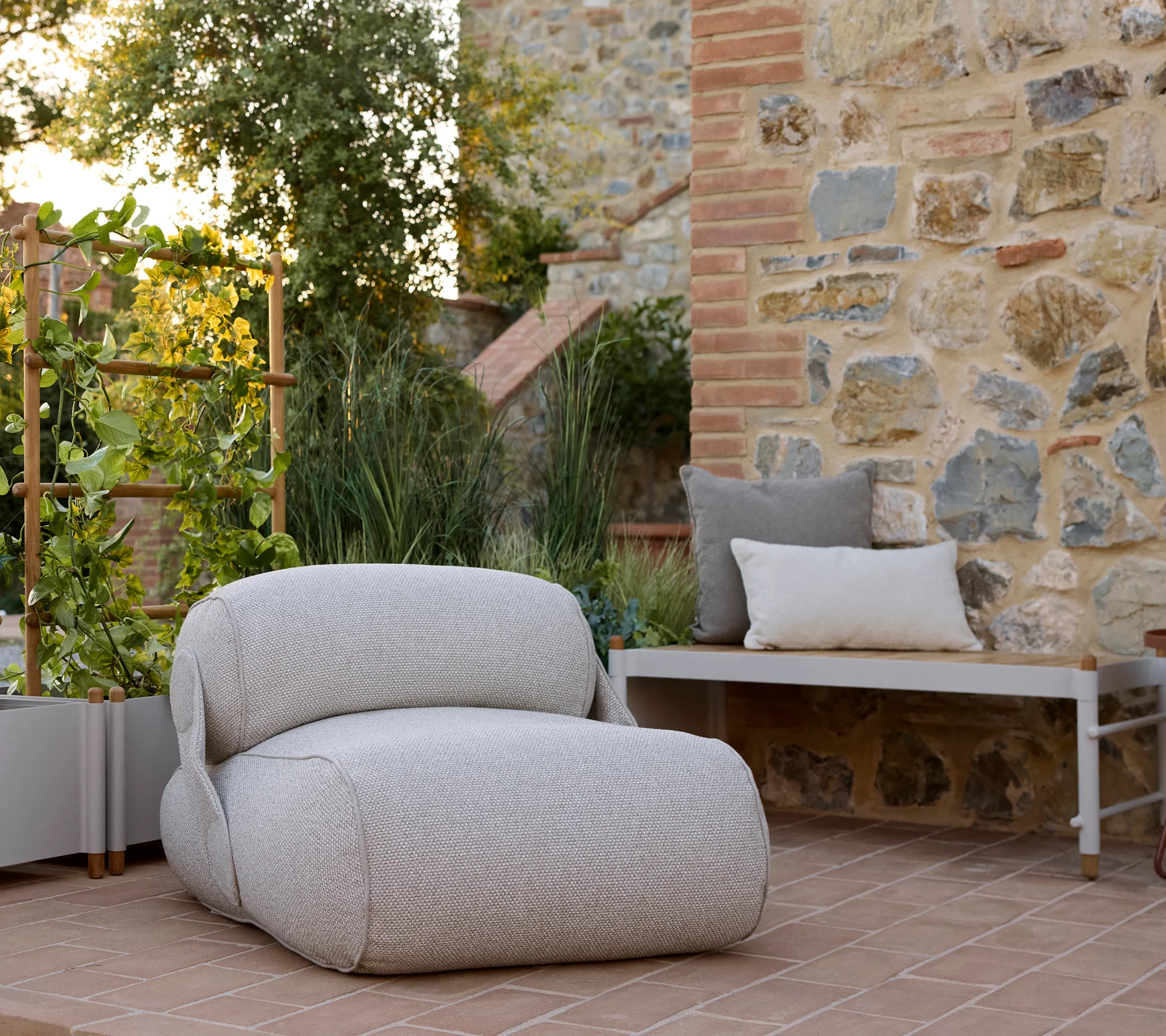 Unite lounge chair - Image 6